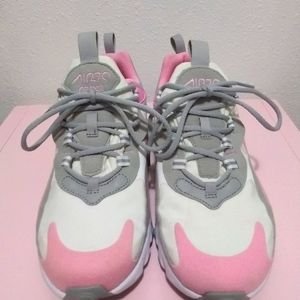 Youth Nike shoes 5.5 fit women size 7